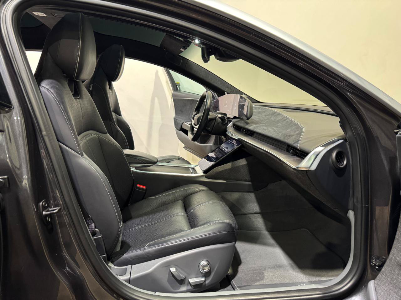 Used 2022 Lucid Air Grand Touring AWD/4WD image 12