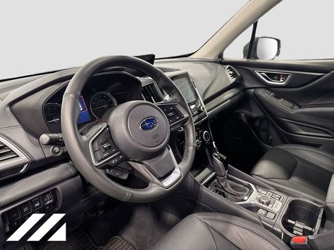 Used 2023 Subaru Forester Touring image 9