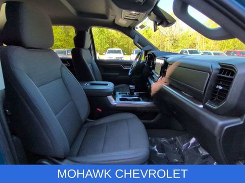 Used 2022 Chevrolet Silverado 1500 RST AWD/4WD image 28