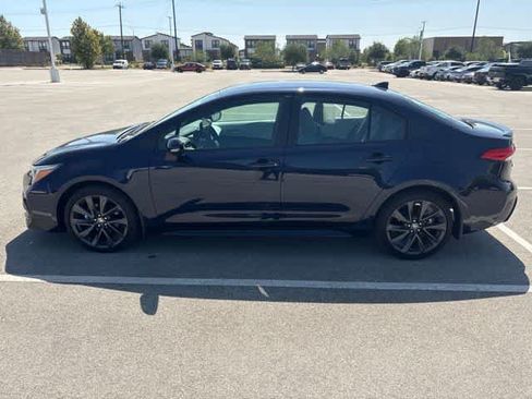 Used 2026 Toyota Corolla SE FWD image 2