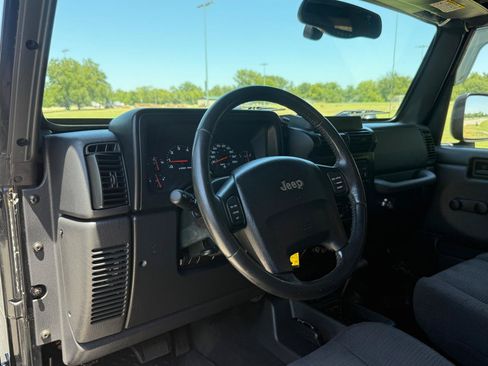 Used 2004 Jeep Wrangler 4WD image 11