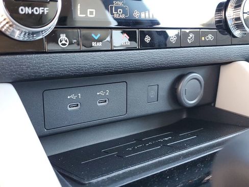 New 2026 Mitsubishi Outlander SEL FWD image 26