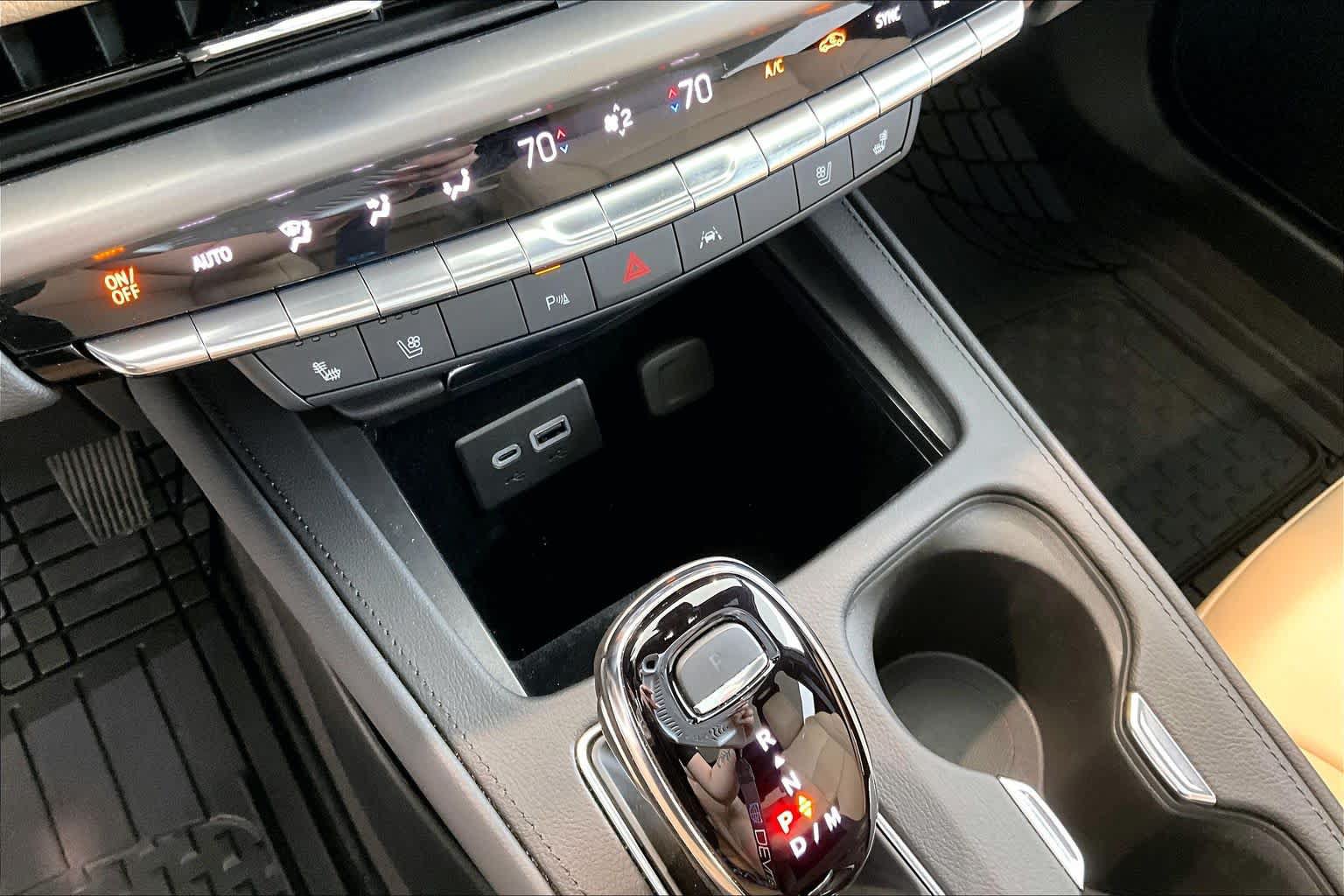 Used 2024 Cadillac XT4 Premium Luxury FWD image 31