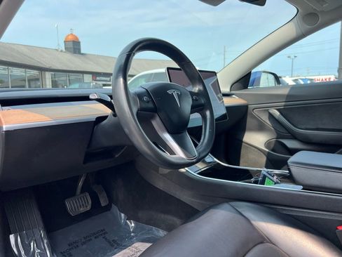 Used 2018 Tesla Model 3 Long Range image 43