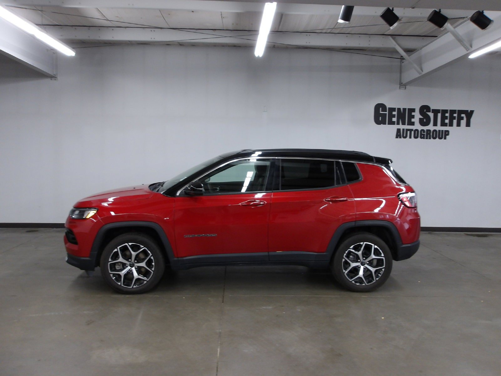 Used 2025 Jeep Compass Limited AWD/4WD image 8