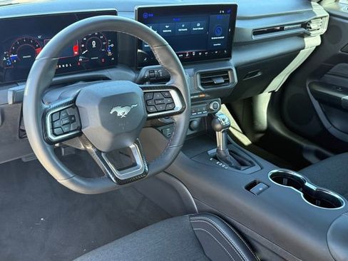 Used 2025 Ford Mustang Convertible RWD image 11