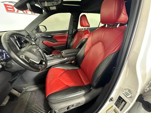 Used 2022 Toyota Highlander XSE image 15
