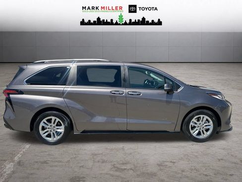 Certified 2023 Toyota Sienna Limited AWD/4WD image 7