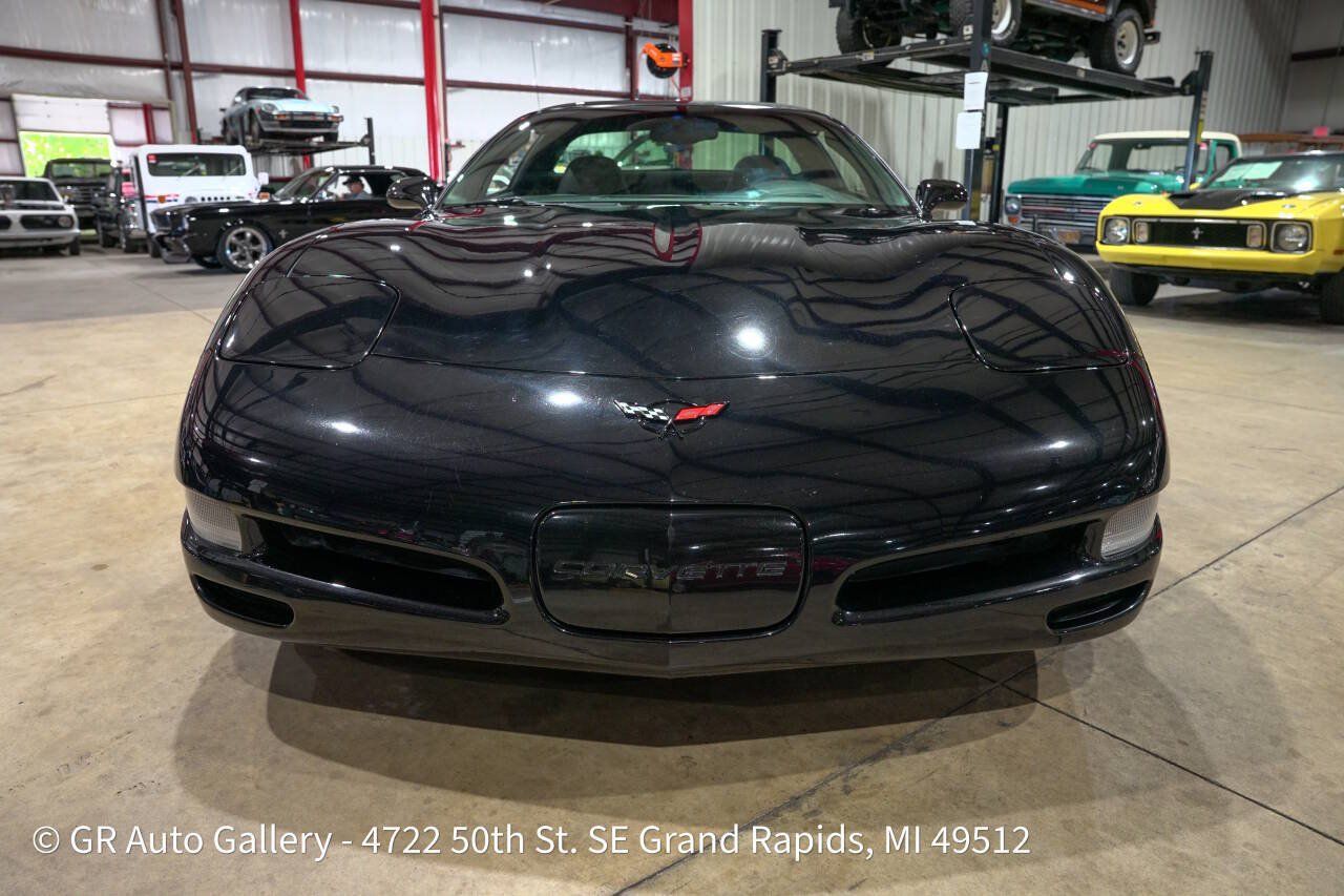 Used 1999 Chevrolet Corvette Coupe RWD image 13