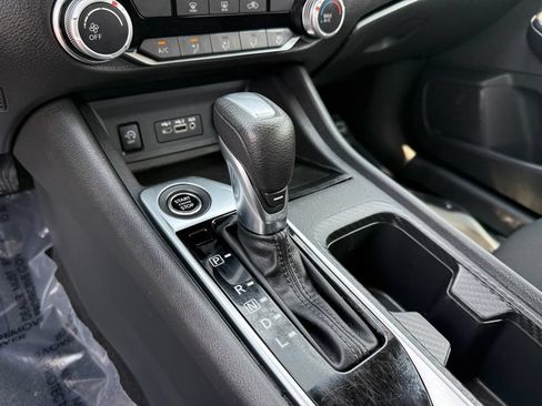 Certified 2024 Nissan Sentra SV FWD image 13