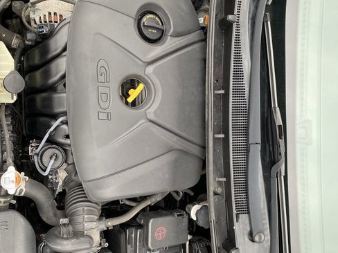 Used 2016 Hyundai Elantra GT image 33