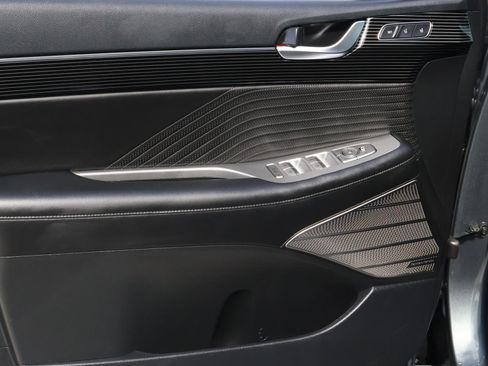 Used 2024 Hyundai Palisade Calligraphy image 15