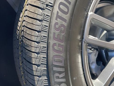 New 2026 GMC Acadia Elevation image 37