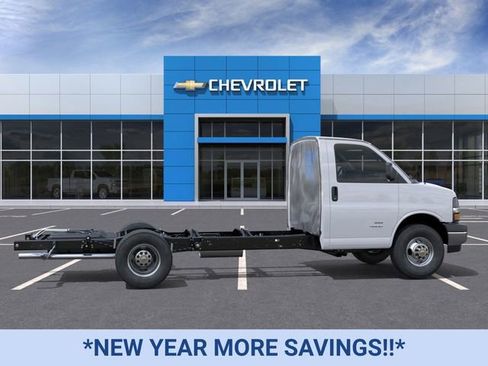 New 2026 Chevrolet Express 4500 4500 Series image 5