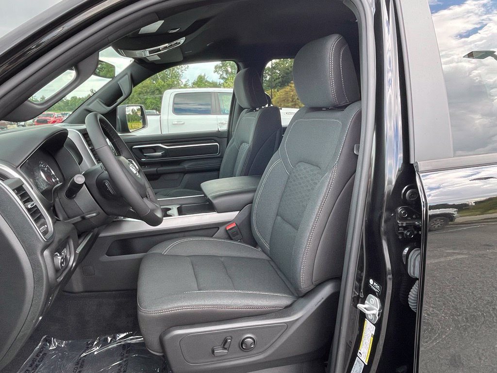 Used 2025 RAM 1500 Big Horn AWD/4WD image 37
