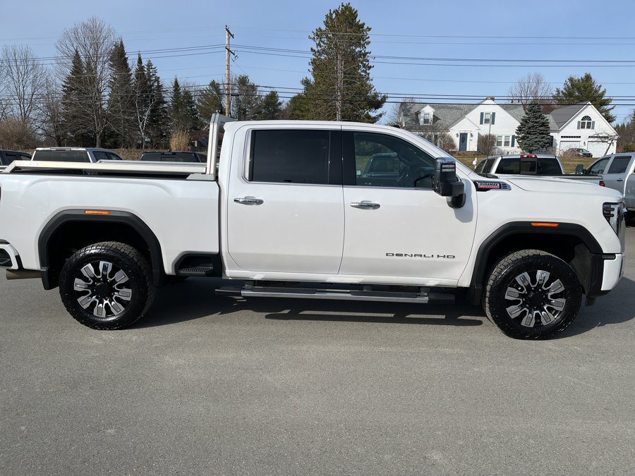 Used 2024 GMC Sierra 2500 Denali w/ Denali Reserve Package AWD/4WD image 3