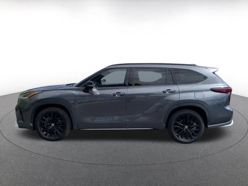 Used 2025 Toyota Highlander XSE AWD/4WD image 9