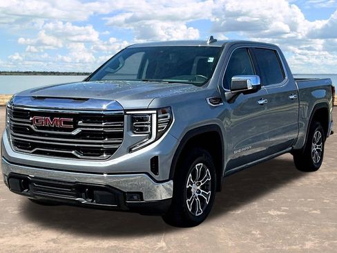 Used 2025 GMC Sierra 1500 SLT image 4