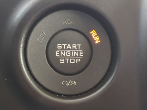 Used 2023 Jeep Gladiator Willys image 32