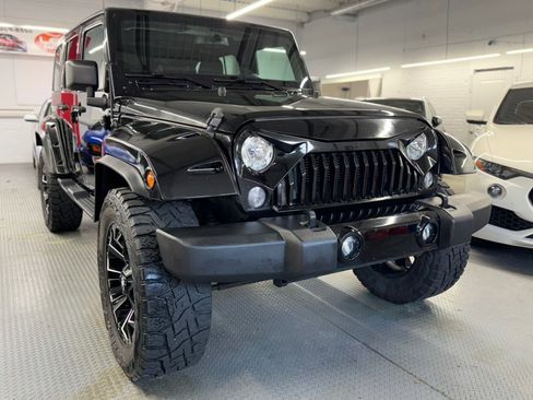 Used 2018 Jeep Wrangler Unlimited Sahara w/ Connectivity Group image 4