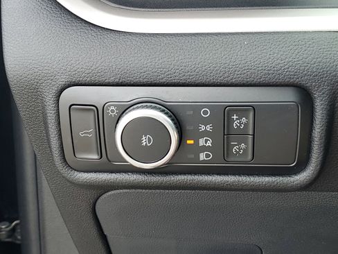 Used 2023 Ford Explorer XLT w/ Equipment Group 202A image 17