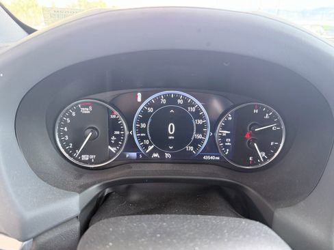 Used 2022 Buick Enclave Premium w/ Experience Buick Package image 9