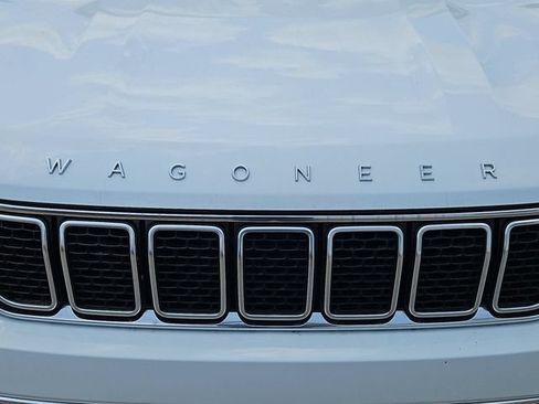 Used 2024 Jeep Wagoneer L Series II RWD image 32