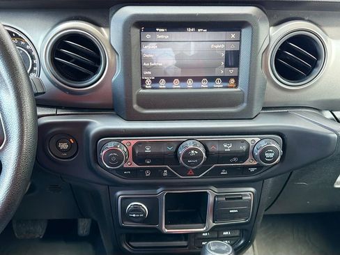 Used 2023 Jeep Wrangler Willys image 27