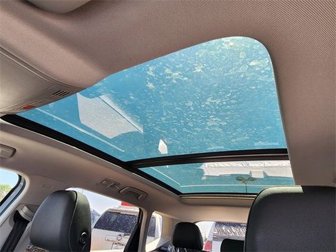 New 2025 Volkswagen Taos SE image 15