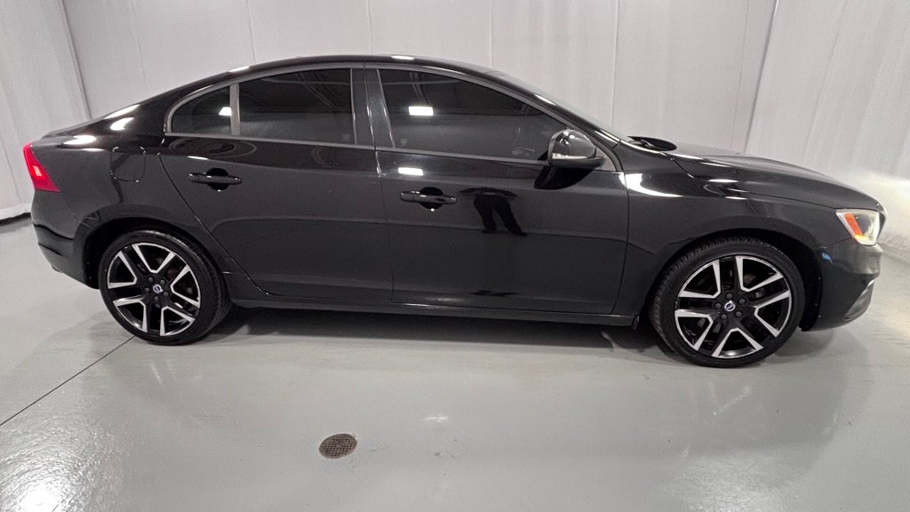 Used 2017 Volvo S60 T5 Dynamic AWD/4WD image 4