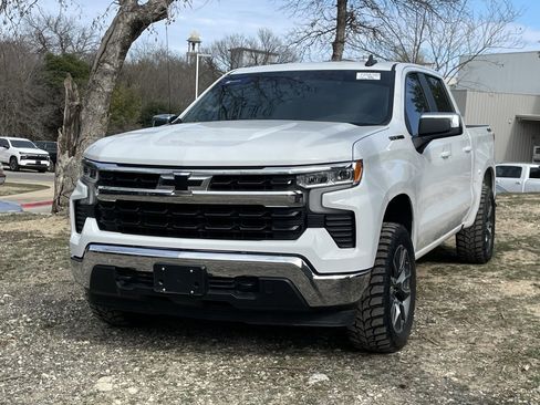 Used 2024 Chevrolet Silverado 1500 LT image 1