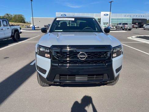 Certified 2026 Nissan Frontier SV w/ All-Weather Content Package AWD/4WD image 8