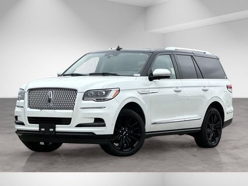 Used 2024 Lincoln Navigator Reserve AWD/4WD image 2