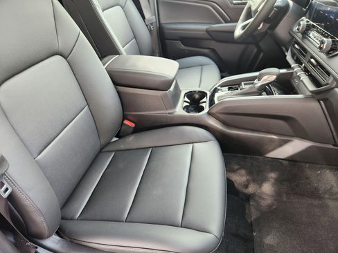 New 2025 Chevrolet Colorado LT w/ LT Convenience Package image 10