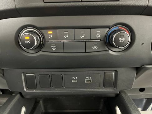 Used 2022 Nissan Frontier SV RWD image 28