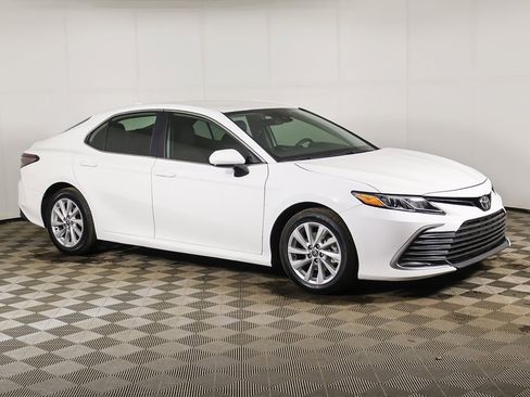 Used 2024 Toyota Camry LE image 37
