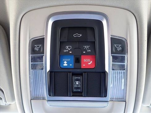 Used 2022 RAM 1500 Laramie AWD/4WD image 21