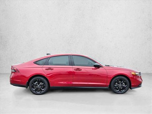 Used 2025 Honda Accord SE image 4