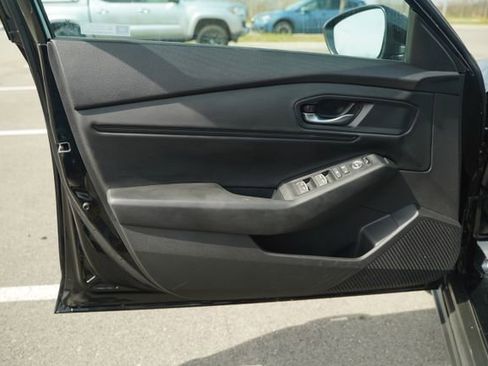 Used 2025 Honda Accord SE image 15