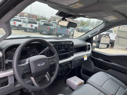 New 2026 Ford F250 XL w/ XL Chrome Package RWD image 5