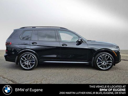 Used 2023 BMW X7 M60i w/ Climate Comfort Package AWD/4WD image 4