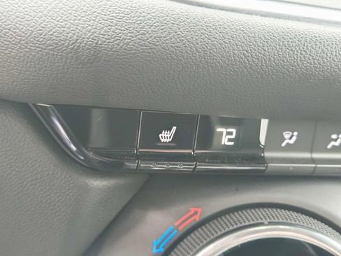 Used 2023 Chevrolet Blazer LT image 11