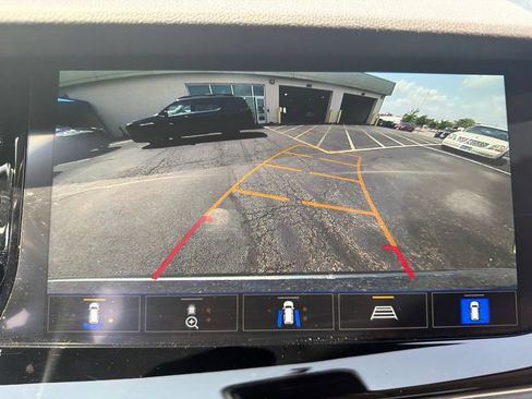 Used 2022 Buick Envision Avenir w/ Technology Package II FWD image 7
