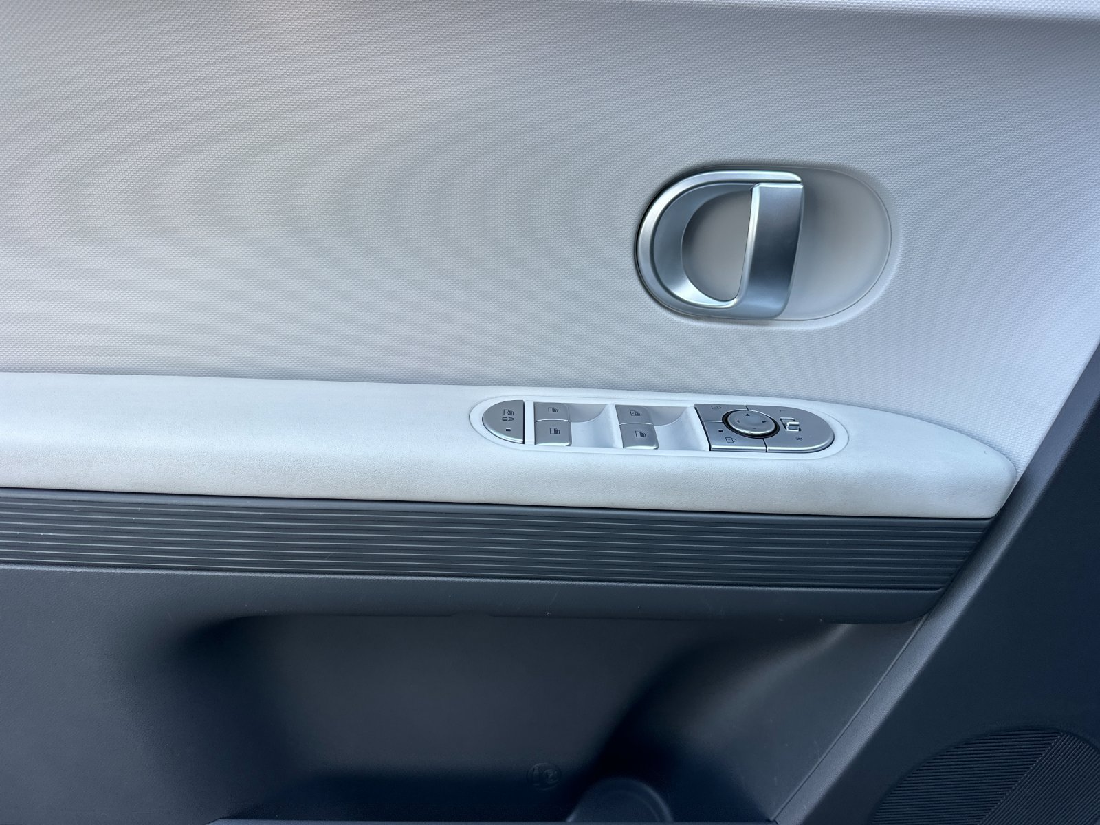 Used 2024 Hyundai Ioniq 5 SE RWD image 10