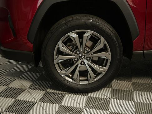 Used 2022 Toyota RAV4 XLE Premium AWD/4WD image 10