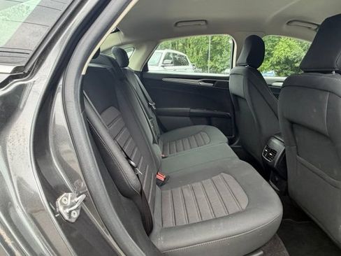 Used 2020 Ford Fusion SE FWD image 23