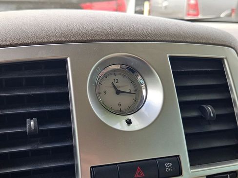 Used 2009 Chrysler 300 C RWD image 27