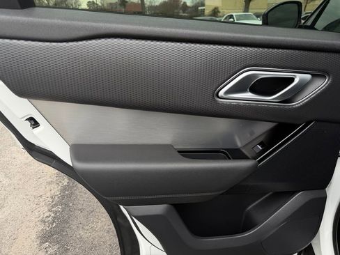 Used 2022 Land Rover Range Rover Velar R-Dynamic S image 28