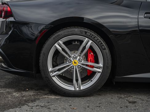 Certified 2018 Ferrari GTC4Lusso image 18
