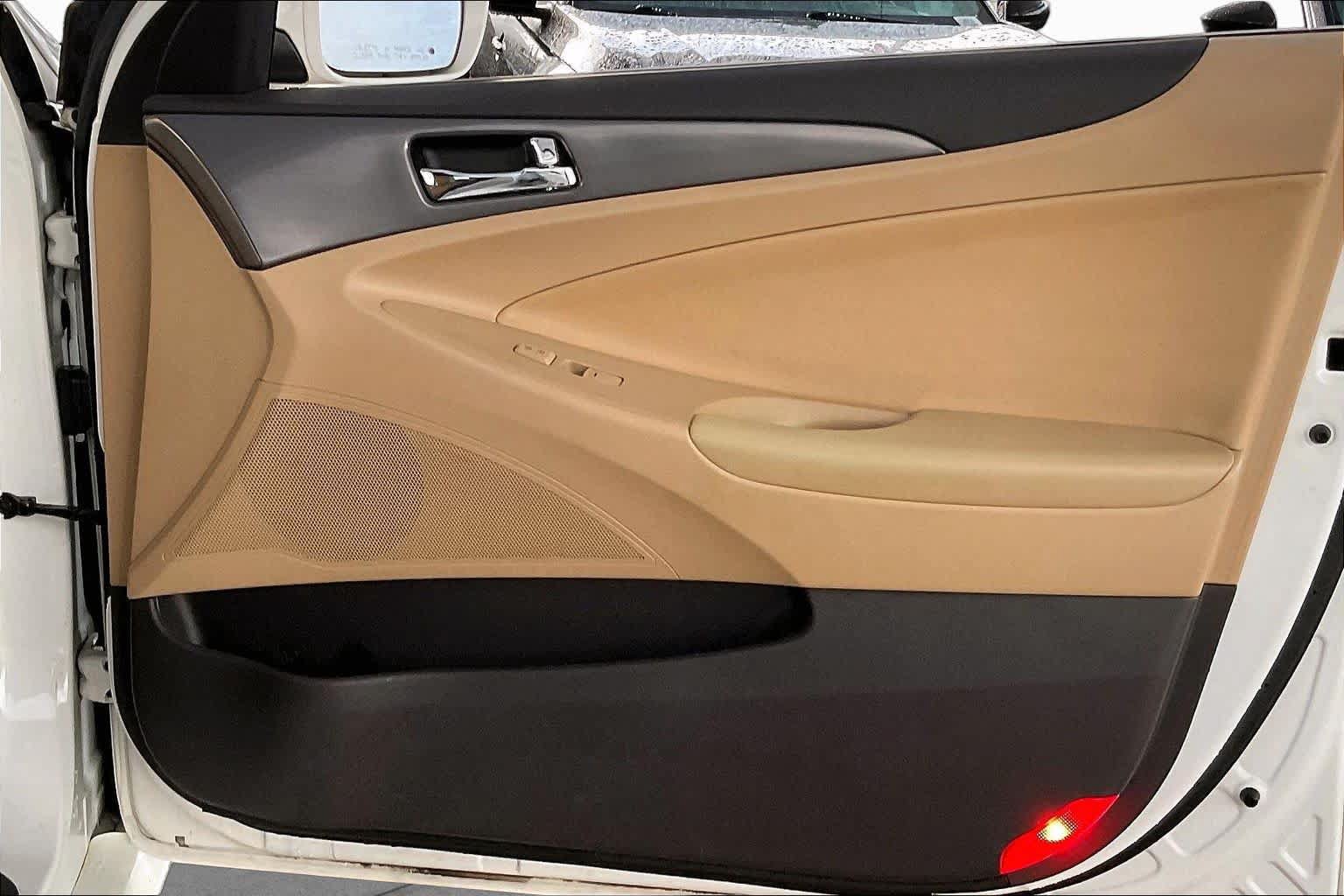 Used 2013 Hyundai Sonata Hybrid FWD image 21